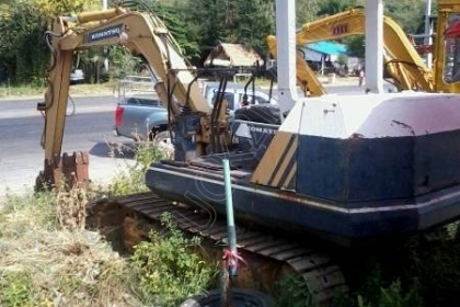 รถแบคโฮ ยี่ห้อ KOMATSU PC20-5