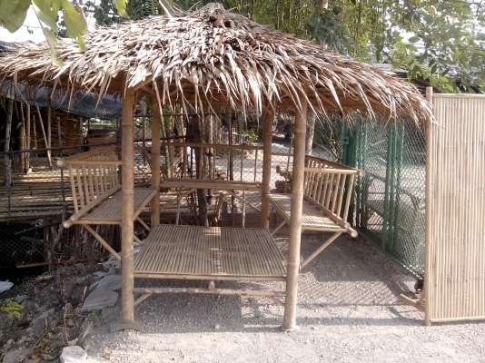 กระต๊อบนั่งเล่น ชิวๆ หลังใหญ่แข็งแรง