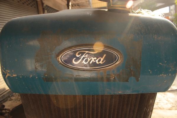 ขายรถไถ FORD 5030 63HP(แรงม้า) ขับเคลื่อน2 WD เกียร์กระปุก ราคา 400,000บาท