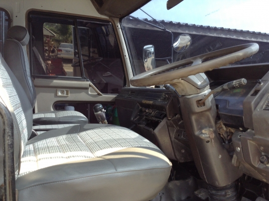 ขายสิบล้อดั้มMITSUBISHI527Sเทอร์โบเกียร์10สปีดNGV8ถัง งามๆครับ