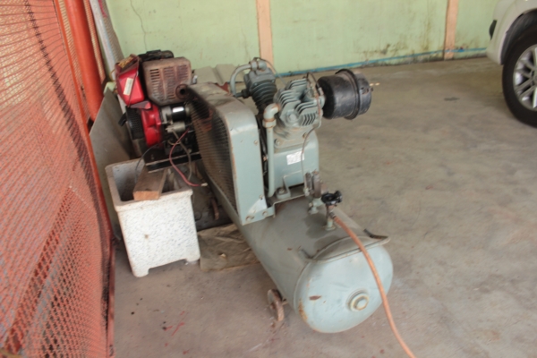 ขายเครื่องปั้มลม HITACHI( BEBICON ) เครื่องยนต์ดีเซล 1สูบ แรงดี ราคา 35,000บาท