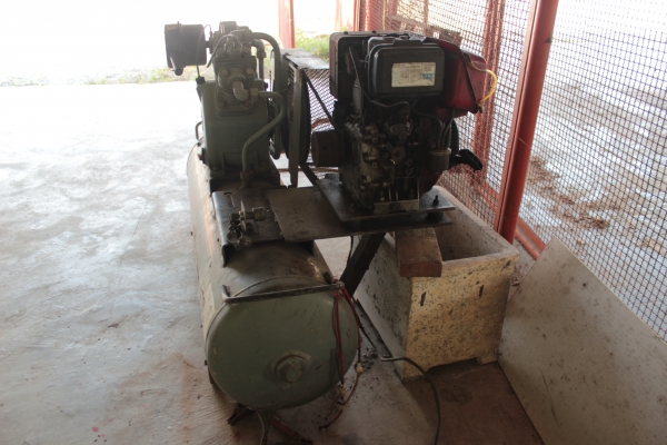 ขายเครื่องปั้มลม HITACHI( BEBICON ) เครื่องยนต์ดีเซล 1สูบ แรงดี ราคา 35,000บาท