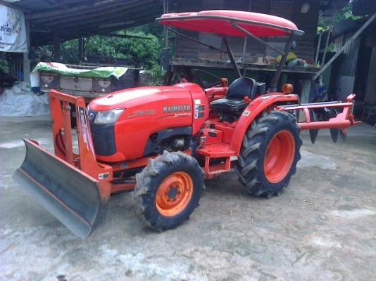 ขายด่วนรถไถคูโบต้า L3608 อุปกรณ์ 3 ชิ้น