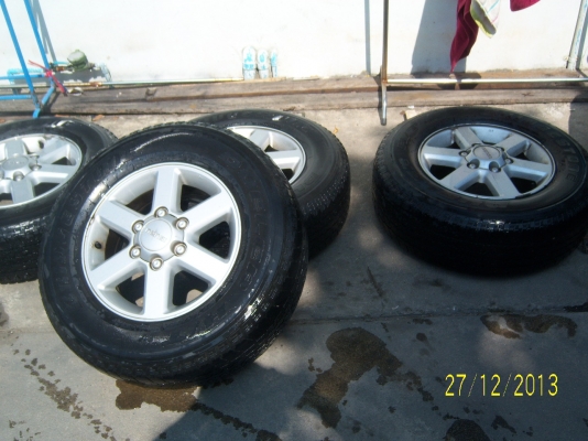 แม็กอีซูซุไฮเลนเดอร์ ขอบ 16 พร้อมยาง 245 70 16  1ชุด