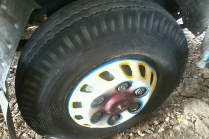 รถบรรทุก 6 ล้อ ยี่ห้อ ISUZU รุ่น NPR 115แรง