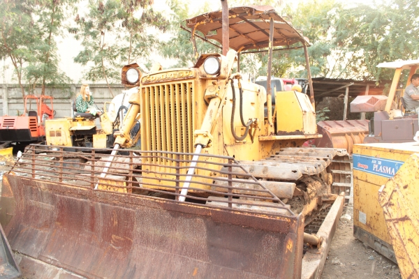 ขายรถแทรกเตอร์ดันดิน KOMATSU D30P-15 4สูบ ราคา 430,000บาท
