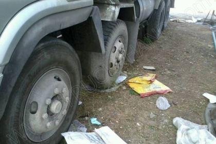 รถบรรทุกพ่วงแม่ลูก แม่-ลูก ยี่ห้อ NISSAN