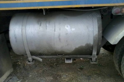 รถบรรทุกพ่วงแม่ลูก แม่-ลูก ยี่ห้อ NISSAN