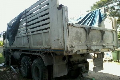 รถบรรทุกพ่วงแม่ลูก แม่-ลูก ยี่ห้อ NISSAN