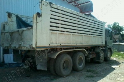 รถบรรทุกพ่วงแม่ลูก แม่-ลูก ยี่ห้อ NISSAN