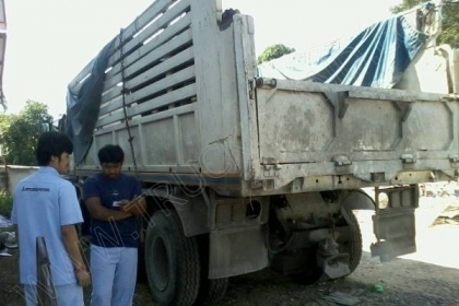 รถบรรทุกพ่วงแม่ลูก แม่-ลูก ยี่ห้อ NISSAN