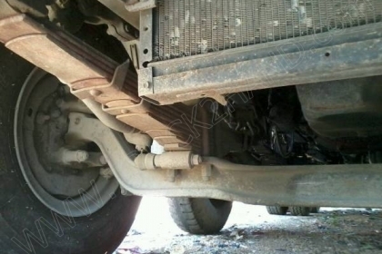 รถบรรทุกพ่วงแม่ลูก แม่-ลูก ยี่ห้อ NISSAN