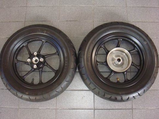 ขายแม็กZOOMER X ราคา3200 บาท ขายแม็กZOOMER X ราคา3200 บาท