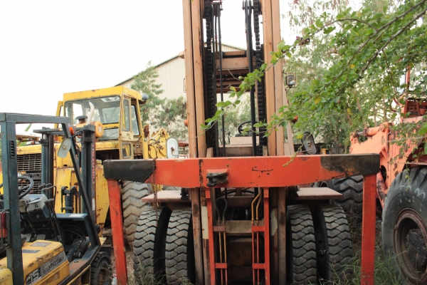 ขายรถยกโฟล์กลิฟท์ KOMATSU FD80H-5 ขนาด 8 ตัน ล้อหน้าคู่ ราคา 670,000 บาท