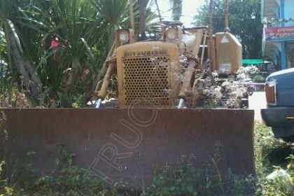 รถแทร็กเตอร์ ยี่ห้อ MITSUBISHI