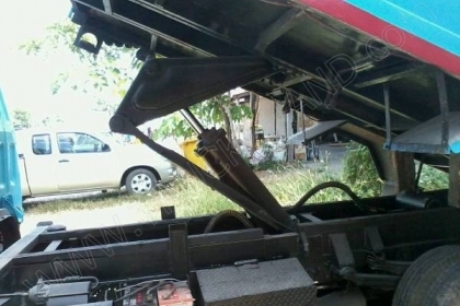 รถบรรทุก 6ล้อดั๊มพ์ ยี่้ห้อ ISUZU 110แรง