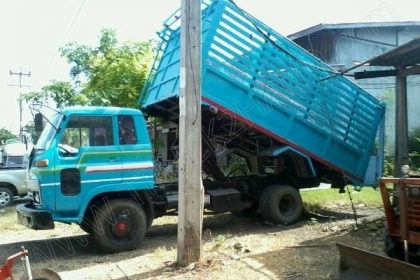 รถบรรทุก 6ล้อดั๊มพ์ ยี่้ห้อ ISUZU 110แรง