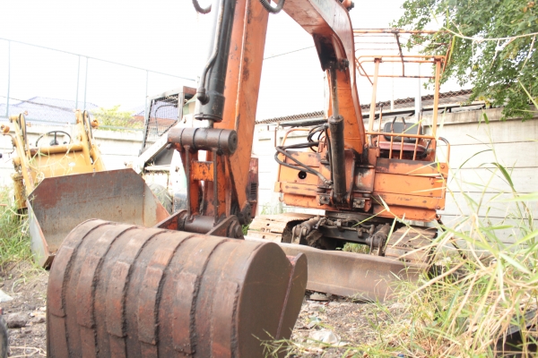 ขายแบคโฮ HITACHI (PC 30)3สูบ ราคา 158,000 บาท