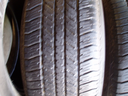 ขายยาง265.65.17.ราคาถูก4เส้นๆละ400บาท ขายยาง265.65.17.ราคาถูก4เส้นๆละ400บาท