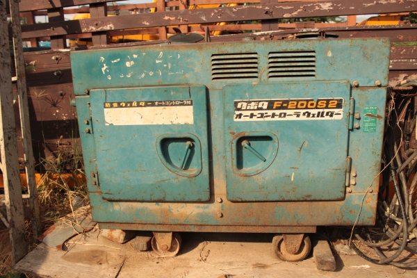 ขายเครื่องเชื่อม-ปั่นไฟ-ลม KOBOTA  F-200S เครื่องดีเซล 2 สูบ 4 KVA ราคา 45,000 บาท