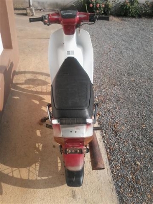 ขายดรีมตูดเป็ดหรือโฉมคุรุสภาทะเบียนพร้อมโอนภาษีขาดปี 42 เครื่องเดิมอะไหรเดิมติดรถ