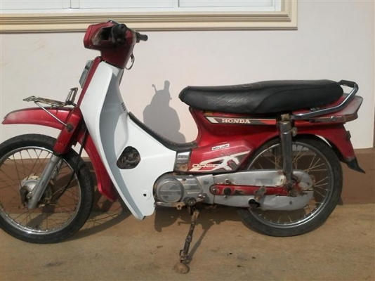 ขายดรีมตูดเป็ดหรือโฉมคุรุสภาทะเบียนพร้อมโอนภาษีขาดปี 42 เครื่องเดิมอะไหรเดิมติดรถ