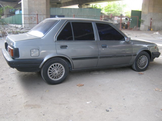 ขายนิสสัน ซันนี่FF 5เกียร์บางๆเดิมๆใช้แกสLPGขับดีสตาร์ทติดง่าย