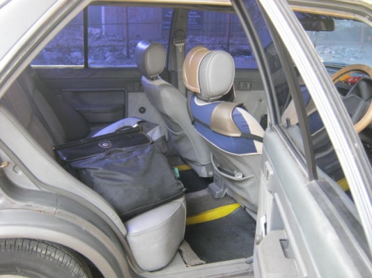 ขายนิสสัน ซันนี่FF 5เกียร์บางๆเดิมๆใช้แกสLPGขับดีสตาร์ทติดง่าย