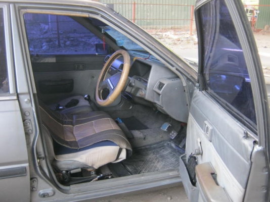 ขายนิสสัน ซันนี่FF 5เกียร์บางๆเดิมๆใช้แกสLPGขับดีสตาร์ทติดง่าย