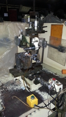 ขายเครื่องกัดเซาะร่องราคาตัวละ 13,000 บาทมี 7 ตัว