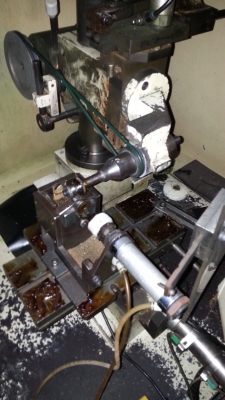 ขายเครื่องกัดเซาะร่องราคาตัวละ 13,000 บาทมี 7 ตัว