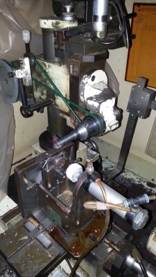 ขายเครื่องกัดเซาะร่องราคาตัวละ 13,000 บาทมี 7 ตัว