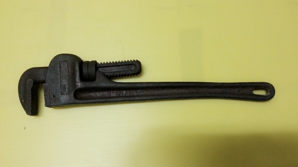 ขายประแจจับท่อแป๊บแบบขาก้านเดี่ยวตัวใหญ่รุ่นเก่าผลิตจากประเทศสเปนครับ