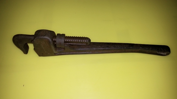 ขายประแจจับท่อแป๊บแบบขาก้านเดี่ยวตัวใหญ่รุ่นเก่าผลิตจากประเทศสเปนครับ