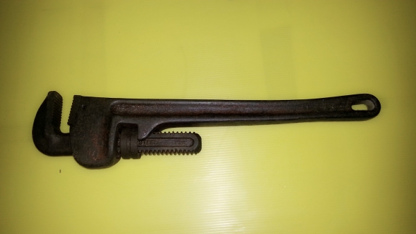 ขายประแจจับท่อแป๊บแบบขาก้านเดี่ยวตัวใหญ่รุ่นเก่าผลิตจากประเทศสเปนครับ