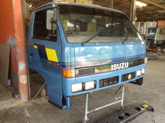 ISUZU NPR 115 อุปกรณ์ครบ ติดฟิลม์ 78,000