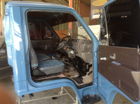 ISUZU NPR 115 อุปกรณ์ครบ ติดฟิลม์ 78,000 ISUZU NPR 115 อุปกรณ์ครบ ติดฟิลม์ 78,000