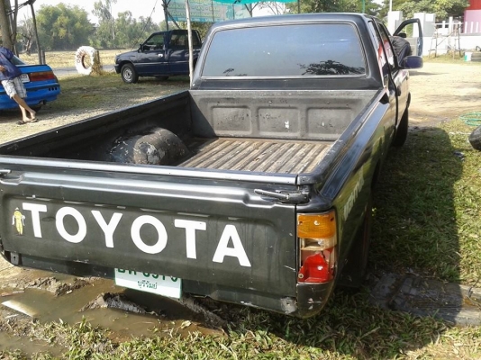 รถกระบะไมตี้แค็ป  เครื่อง 2500  ปี 2534 พวงมาลัยธรรมดา  เครื่องดี ยางดี คันซีสวย