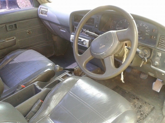 รถกระบะไมตี้แค็ป  เครื่อง 2500  ปี 2534 พวงมาลัยธรรมดา  เครื่องดี ยางดี คันซีสวย