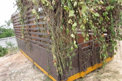 ขายด่วน- กระบะไม้คอกสูง สำหรับใส่รถ 6 หรือ 10 ล้อ ราคา 40,000 บาท