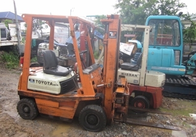 ขายฟอร์คลิฟต์ TOYOTA 4FGL 10 ขนาด 1 ตัน รุ่นงาสไลด์ได้ ราคา 135,000 บาท