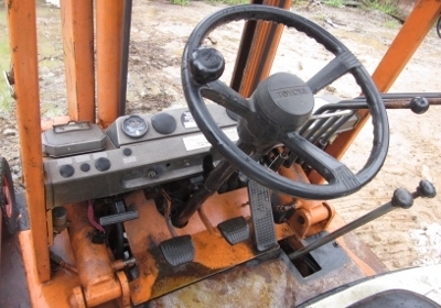 ขายฟอร์คลิฟต์ TOYOTA 4FGL 10 ขนาด 1 ตัน รุ่นงาสไลด์ได้ ราคา 135,000 บาท