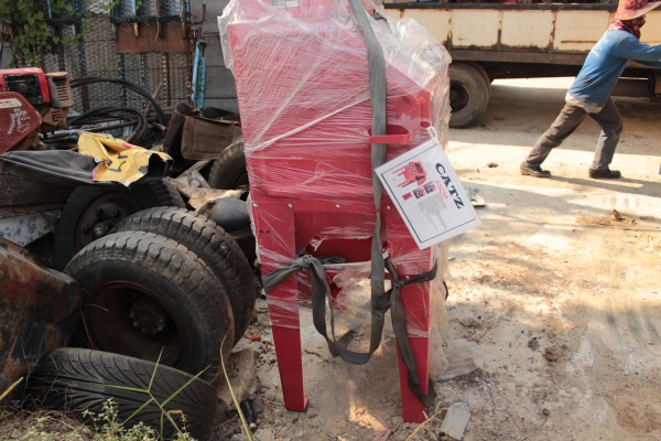 ขายเครื่องพ่นทราย CATZ RA-20 SBC350 220V-240V แบบมีถังเก็บ ราคา 38,000 บาท