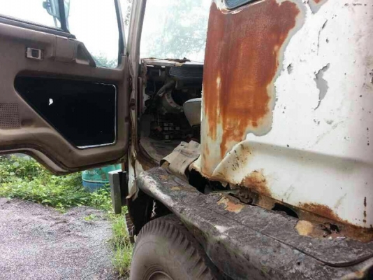 รถมิตซู 10 ล้อดั้ม FN527M 195 แรงม้า. สนใจติดต่อ 081 - 6079515