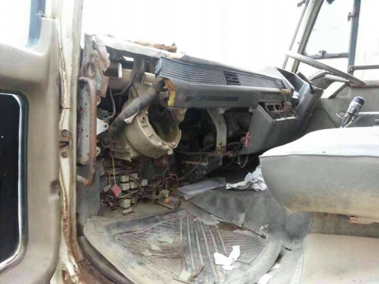 รถมิตซู 10 ล้อดั้ม FN527M 195 แรงม้า. สนใจติดต่อ 081 - 6079515