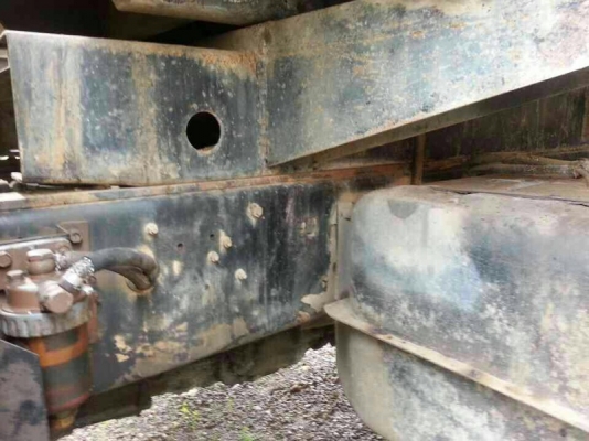 รถมิตซู 10 ล้อดั้ม FN527M 195 แรงม้า. สนใจติดต่อ 081 - 6079515