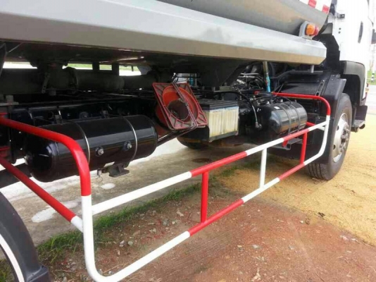 รถอีซูซุ 10 ล้อ บรรทุกน้ำ 240 แรงม้า. ปี 52  ( รถวิ่ง 7x,xxx  กว่า กม. )  สนใจติดต่อ 081 - 6079515