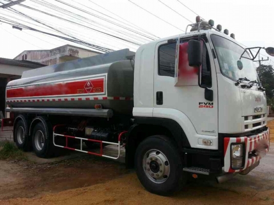 รถอีซูซุ 10 ล้อ บรรทุกน้ำ 240 แรงม้า. ปี 52  ( รถวิ่ง 7x,xxx  กว่า กม. )  สนใจติดต่อ 081 - 6079515