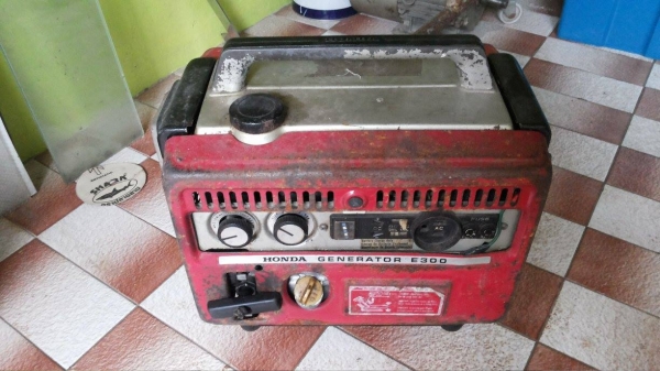 ขายเครื่องปั่นไฟhondaพร้อมใช้3000บาท