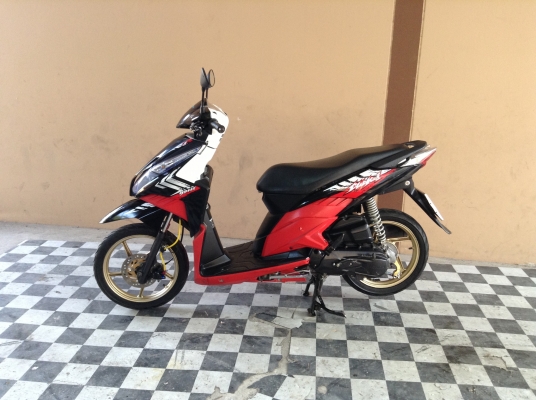 ขาย!!!ฮอนด้าคลิ๊กไอ รุ่นท๊อปล้อแม็ก ปี54 รถเครื่องดีคับ มีเล่มทะเบียนครบ ภาษีไม่หมด